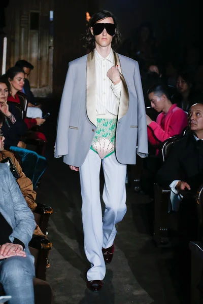Look 84